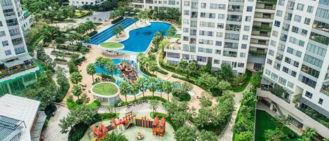 室外游泳池,恒温泳池