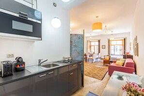 开间 | 私人厨房 | 冰箱、茶具/咖啡用具、电热水壶、烤面包机