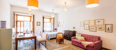 Studio | Living area | TV