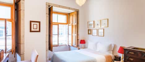 Studio | Living area | TV