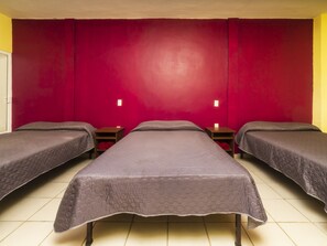 Family Room | Iron/ironing board, free WiFi - Hotel Santa Cruz, San Juan de los Lagos (San Juan de los Lagos)