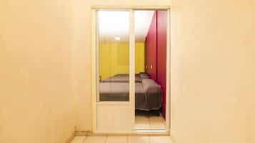 Iron/ironing board, free WiFi