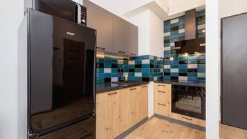 غسالة أطباق، ماكينة لصنع القهوة/الشاي، مستلزمات طهي/أطباق/أوعية