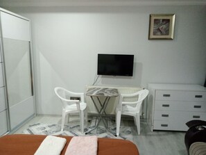 1 Schlafzimmer, Verdunkelungsvorhänge, Bügeleisen/Bügelbrett