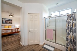 Interior - La Quinta/Indio Cheerful 4-bed home with Pool &Spa (Indio)