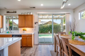 Dining - La Quinta/Indio Cheerful 4-bed home with Pool &Spa (Indio)
