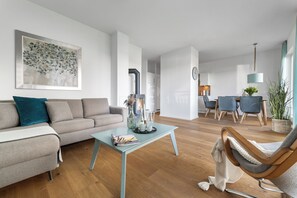 TV, fireplace, stereo - "Ocean Blue" sea view vacation apartment on the Baltic Sea - 3 minutes' walk to the beach (Olpenitz)