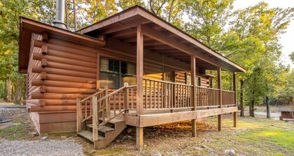 Cabin F at Safe Harbor Brady Mountain on Lake Ouachita!