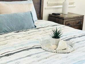 3 habitaciones, escritorio, tabla de planchar con plancha y wifi gratis 