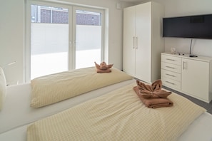 2 Schlafzimmer, Bügeleisen/Bügelbrett, kostenloses WLAN