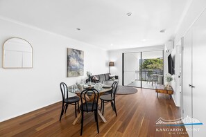 Interior - Stunning One Bedroom Unit in the Heart of Kangaroo Point (Kangaroo Point)