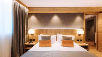 Suite | 1 bedroom, hypo-allergenic bedding, minibar, in-room safe