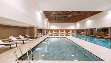 Innenpool, Liegestühle