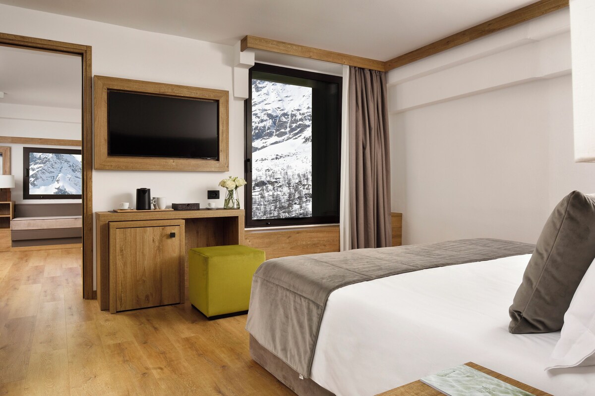 Comfort-Vierbettzimmer | Allergikerbettwaren, Minibar, Zimmersafe, Schreibtisch