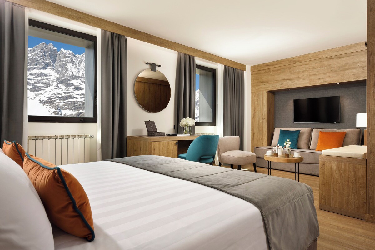 Junior-Suite | Allergikerbettwaren, Minibar, Zimmersafe, Schreibtisch
