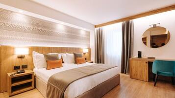 Junior-Suite | 1 Schlafzimmer, Allergikerbettwaren, Minibar, Zimmersafe