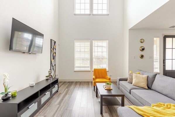 Smart TV, computer monitors