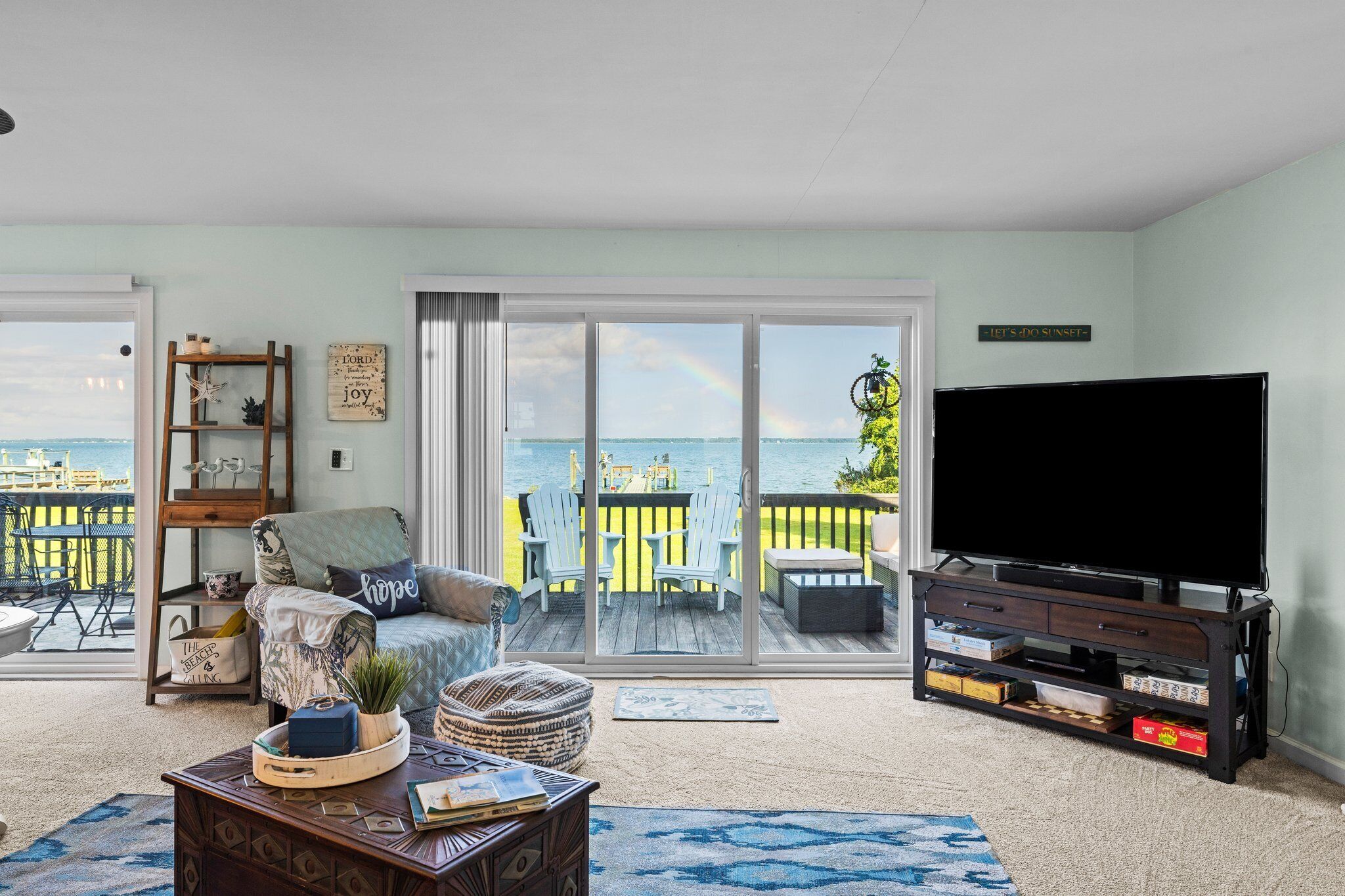 SOUNDFRONT 3BD/2BA Home in Beaufort with PRIVATE DOCK - ask about bringing BOAT