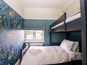 3 habitaciones, decoración personalizada y muebles diferentes 