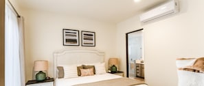 2 bedrooms, in-room safe, iron/ironing board, free WiFi
