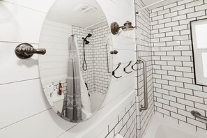 Badewanne, Haartrockner