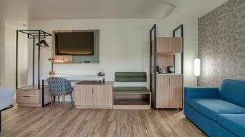 Deluxe Room, 1 King Bed with Sofa bed | Premium bedding, down comforters, pillowtop beds, desk