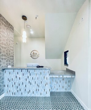 Reception - La Casa Inn (San Francisco)