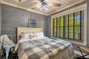 3 habitaciones, escritorio, tabla de planchar con plancha y wifi gratis 