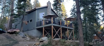 Rustic cabin in the Shaver/Huntington lake area