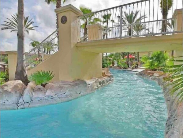 屋外プール、温水プール