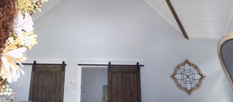 Charming house with a natural spring, fire pit, and river access