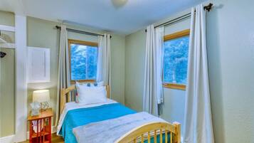 2 soverom, strykejern/-brett, wi-fi og sengetøy