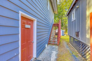 Exterior detail - Captivating Coastline 2 BR Retreat wth Ocean View (Kodiak)