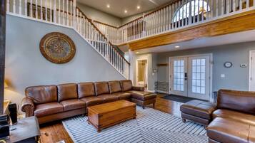 TV, fireplace, offices