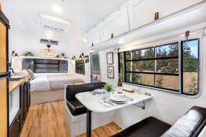 1 habitación, escritorio, wifi y ropa de cama 