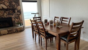 House, Multiple Beds (Inlet Cottage) | Private kitchen - Inlet Cottage (Lincoln City)