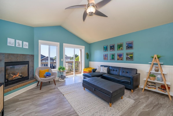 Townhome, 1 Queen Bed with Sofa bed (Shell Cottage) | Living room