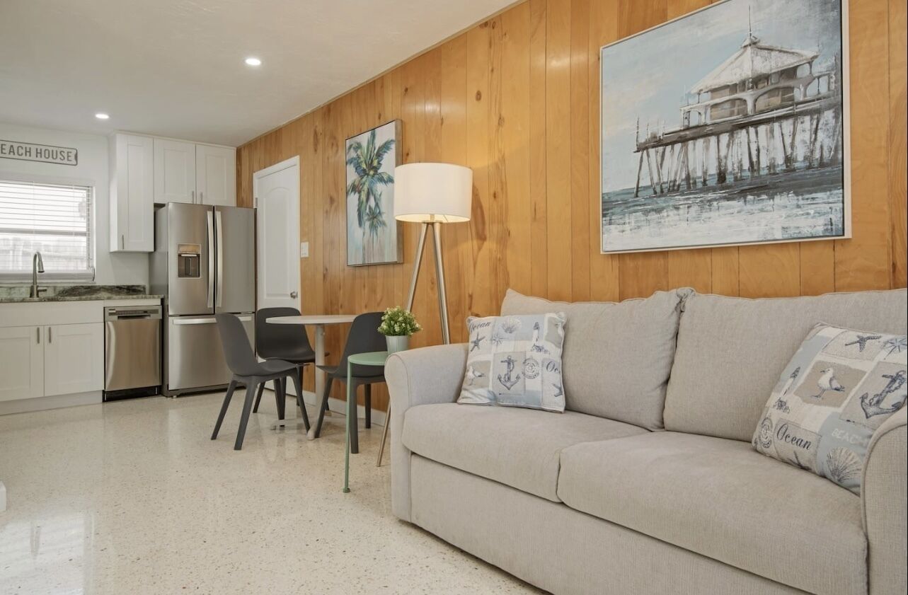 6A New! Renovated 1/1 at Coastal Cottages!