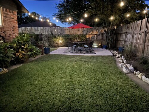 Stunning Remodeled Home, Minutes from Downtown (pet-friendly)