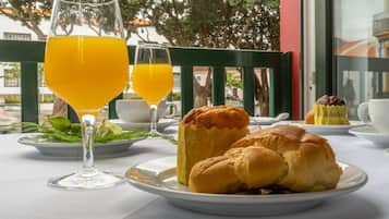 Desayuno continental incluido todos los días