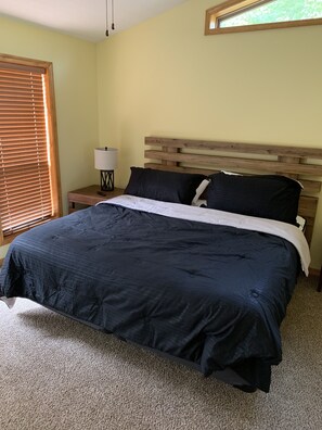 5 bedrooms, free WiFi, bed sheets