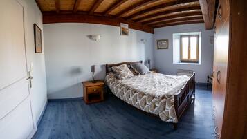 3 slaapkamers, een bureau, geluiddichte muren