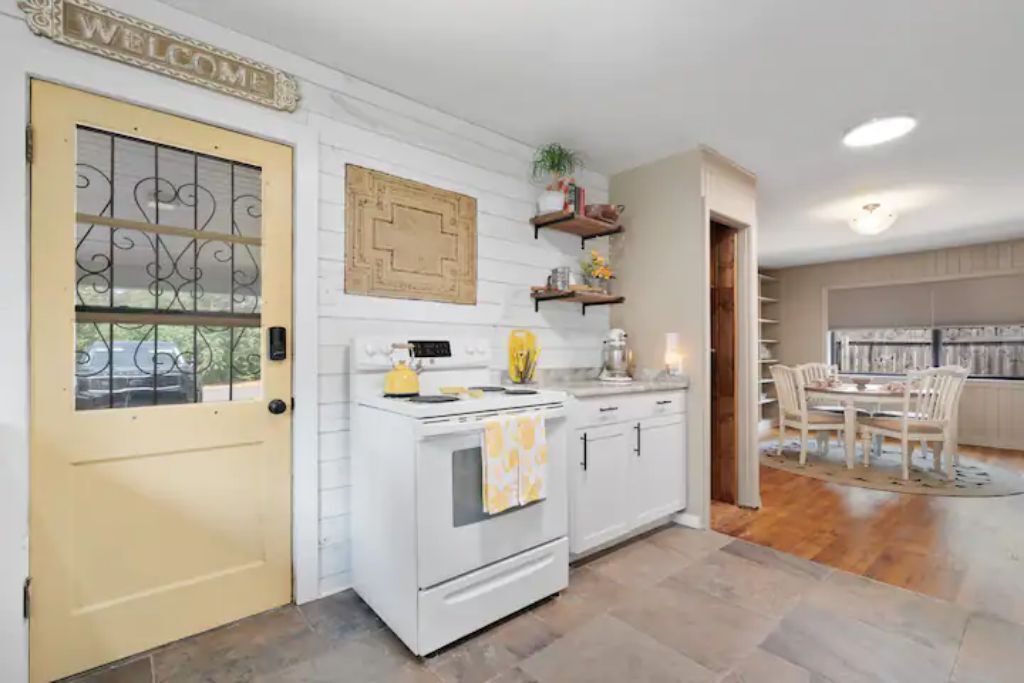 冰箱、微波炉、烤箱、炉灶