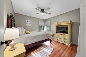 2 chambres, fer et planche à repasser, lit parapluie, Wi-Fi