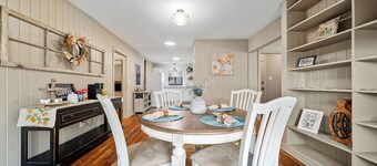 Quaint Cottage minutes to Oaklawn and Downtown