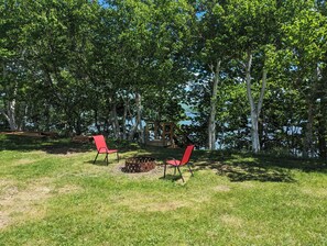 Property grounds - 2-Bedroom Cottage On Lake Ainlsie Private Beach, Enjoy Fishing & Swimming. (INVERNESS)