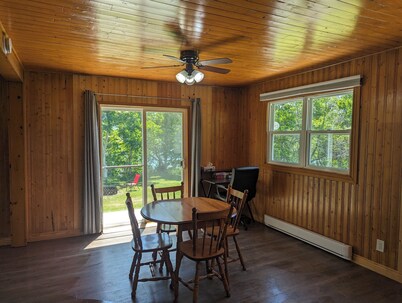 2-Bedroom Cottage On Lake Ainlsie Private Beach, Enjoy Fishing & Swimming.