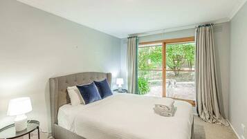 4 bedrooms, desk, iron/ironing board, free WiFi