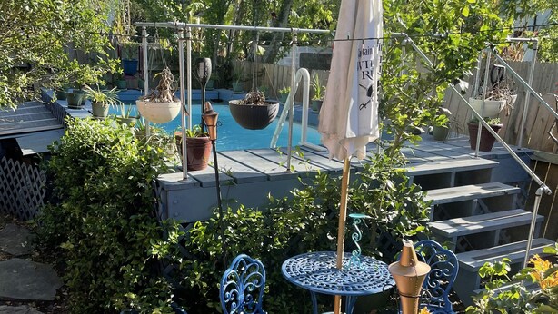 Outdoor dining - Walking distance to French Quarter and Frenchmen Street with Pool!  (New Orleans)