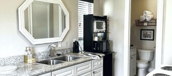 Quiet, Cozy Guesthouse with privacy